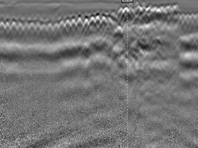 Reinforced Concrete Accessibility Ramp: Three Frequencies, Two 2.5 GHz Antennas and Cross-Polarisation on the Same Profile